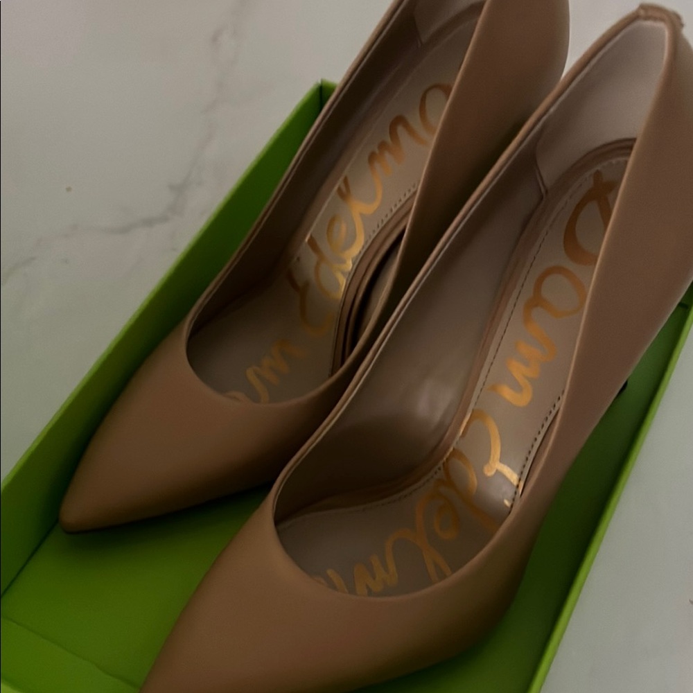 Sam Edelman Hazel, Sand Lea Pump - Picture 2 of 6